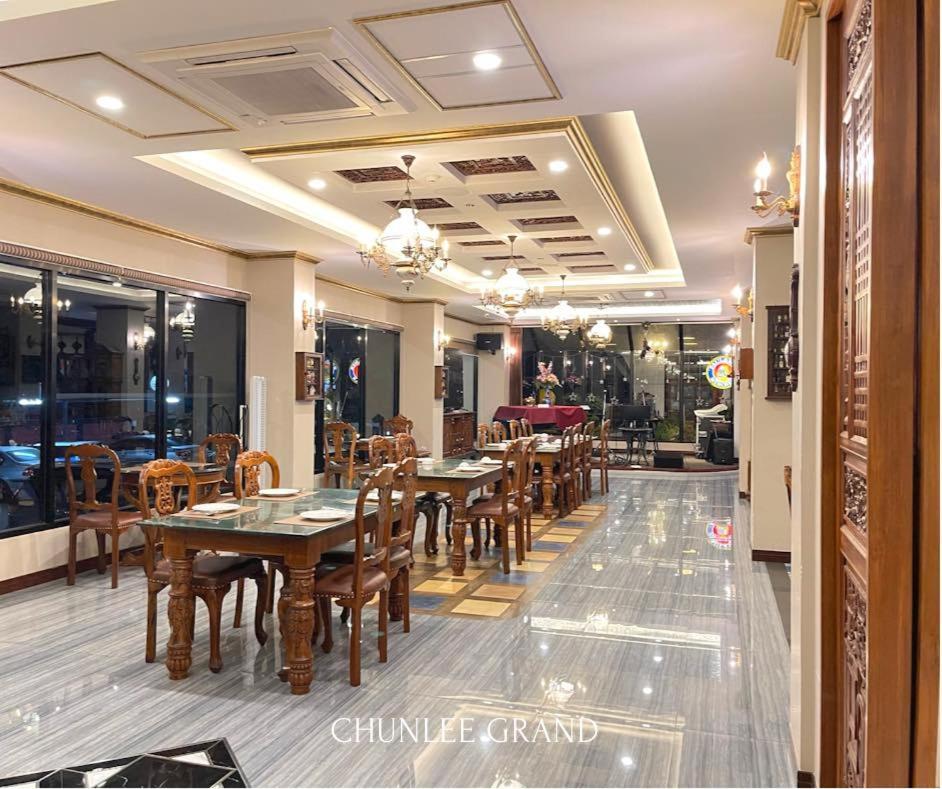 Hotel Chunlee Grand Korat Nakhonratchasima Zewnętrze zdjęcie